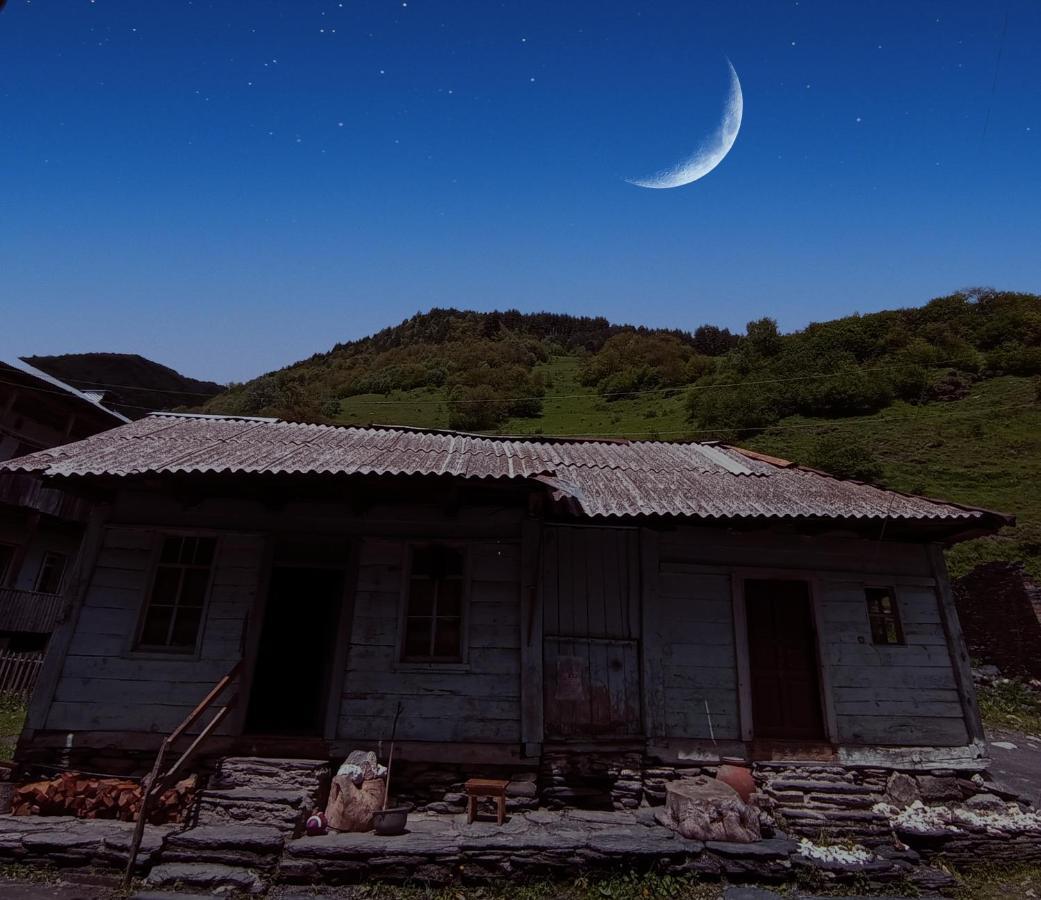 Raul Lushnu Darbaz Bed and Breakfast Mestia Buitenkant foto