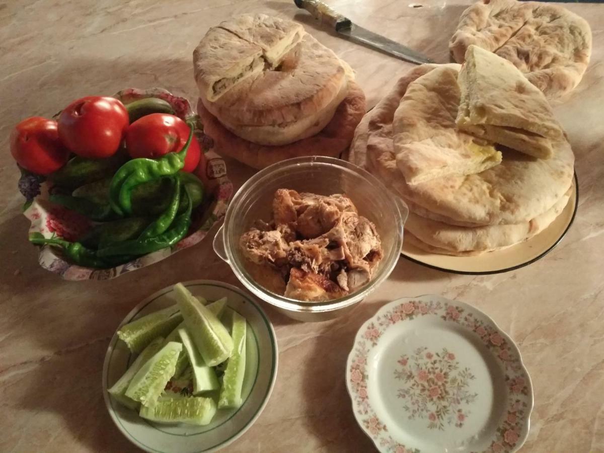 Raul Lushnu Darbaz Bed and Breakfast Mestia Buitenkant foto